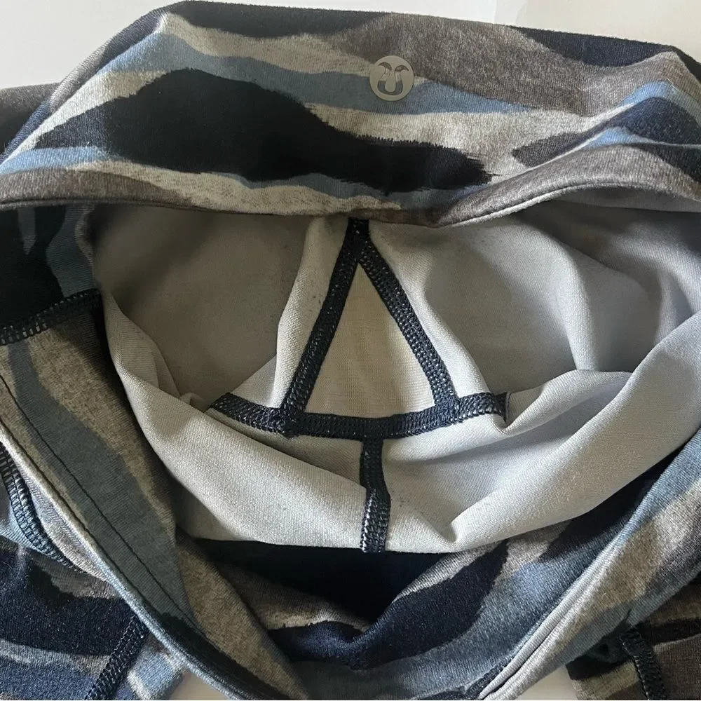 Lululemon Wunder Under Crop III Leggings Blue Camo 22" Inseam Luon Womens Size 4 - Picture 7 of 9